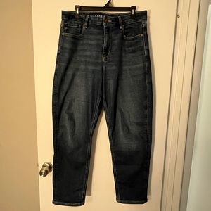 AE Curvy Mom Jean